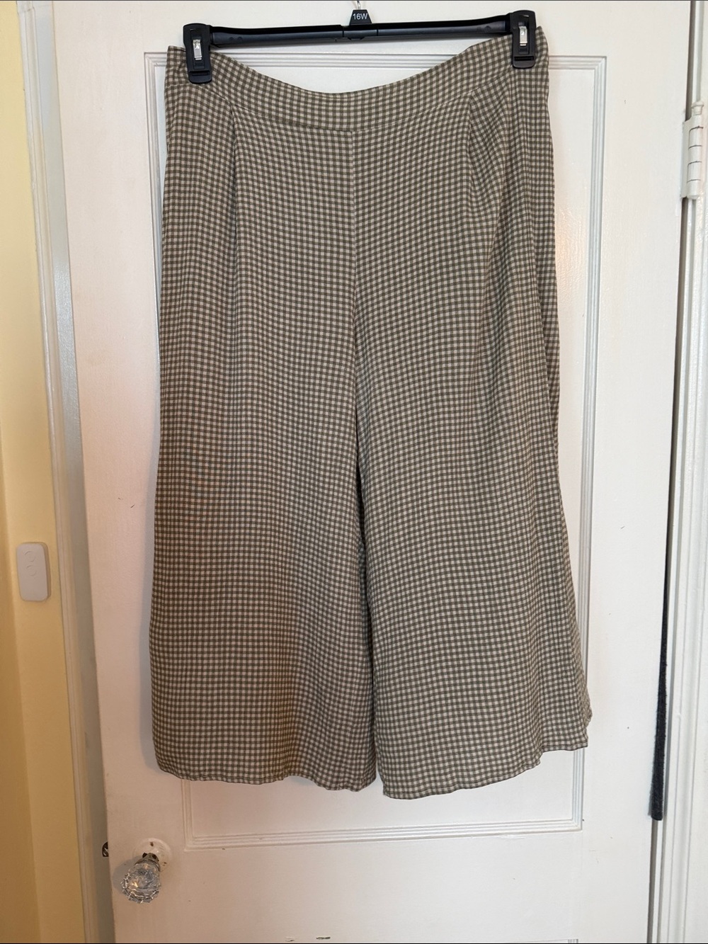 Wide-Leg Plaid Crop Pants in Beige and Cream